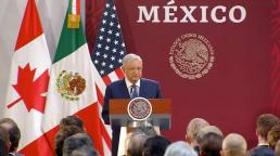 “Son unos traidores a la patria, pero saben que, nosotros nos vamos a dar ni un paso atrás, México es un país independiente, no es colonia de nadie y el presidente de México no es títere, ni pelele de ningún gobierno exterior”, dice López Obrador.