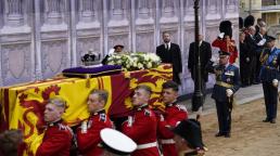Queen Elizabeth’s coffin placed in Palace of Westminster to lie in state
