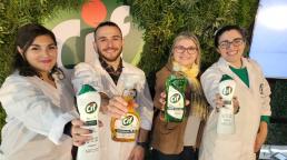 Cif presenta sus botellas hechas 100% de plástico reciclable y reciclado