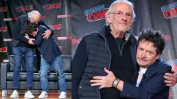 Michael J. Fox y Christopher Lloyd en emocionante reencuentro de "Volver al futuro" en Comic Con de NY
