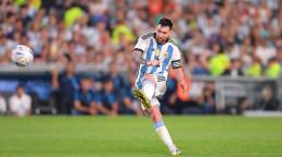 Messi llegó al gol 800 en la gran fiesta de los campeones del mundo en Argentina