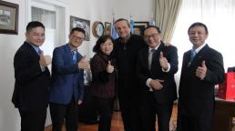 El Intendente de la ciudad de Dolores, Camilo Etchevarren, recibió a la Embajadora de Taiwán Florencia Miao-hung Hsie