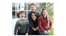 First photo of Princess of Wales since surgery is retracted because image appears manipulated