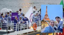 Tai Tzu-ying y Sun Chen portan la bandera de Taiwán en la ceremonia de apertura de los Juegos Olímpicos de París