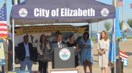 La Marina de los EEUU conmemora oficialmente a Elizabeth como el lugar de nacimiento original del submarino y se revela una escultura moderna