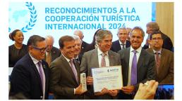 FAEVYT recibe un prestigioso reconocimiento internacional por su contribución al desarrollo turístico