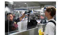 EE.UU. solicitará una fianza de hasta 15.000 dólares a ciertos viajeros para obtener la visa por turismo o negocios