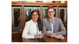 Itzel Valdés, vicepresidenta asociada para Latinoamérica y el Caribe de Royal Caribbean, y Lucas Bueno, Senior Sales Manager - Latin America