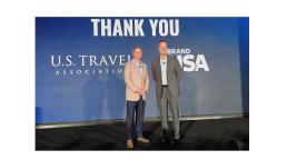 IPW 2026: Geoff Freeman reconoce la caída del turismo internacional en EE.UU. y anuncia medidas para recuperar la confianza de los viajeros.