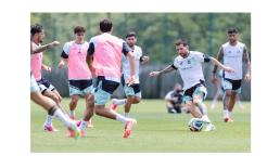 Messi inicia su sexto Mundial y Scaloni mantiene el misterio sobre el equipo para el debut ante Argelia.