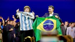 Milei participó del lanzamiento de Flávio Bolsonaro en Brasil y llamó ladrón y presidiario al presidente Lula.