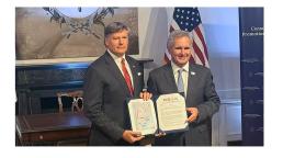 Argentina y Estados Unidos anuncian un acuerdo de infraestructura por hasta US$7.000 millones.