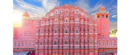 Jaipur celebrates a new anniversary: the Pink City revives its history, its pride, and its eternal magic.