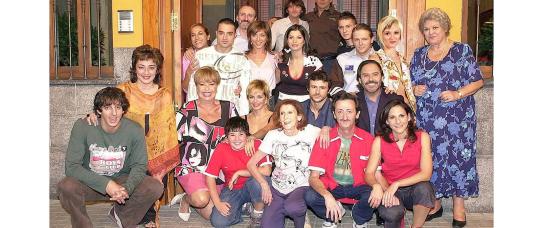 “Aquí no hay quien viva”: la comedia española que sigue más viva que nunca en todo el mundo.