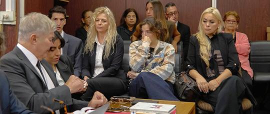 “Diego Maradona fue asesinado" dijeron los acusadores en el comienzo del nuevo juicio .