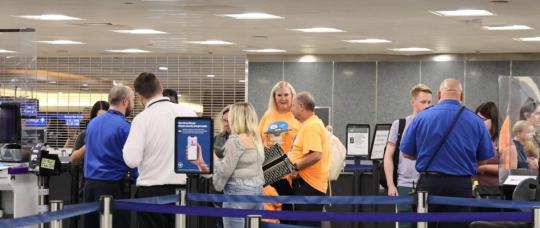 U.S. Travel pide al Congreso garantizar financiamiento estable para la TSA y evitar crisis en aeropuertos.