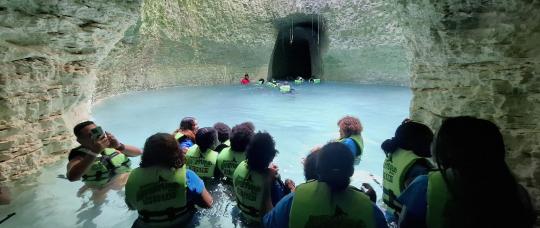 Bávaro Adventure Park y Royal Holiday brindan un día de esperanza a niñas y jóvenes en Punta Cana.