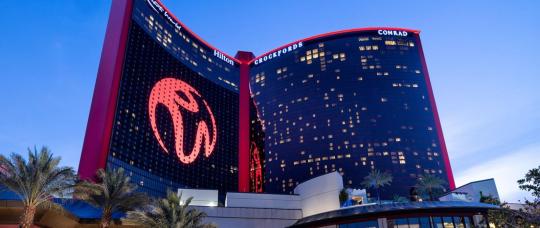 Resorts World Las Vegas refuerza su perfil de lujo, gastronomía y entretenimiento en el IPW 2026.