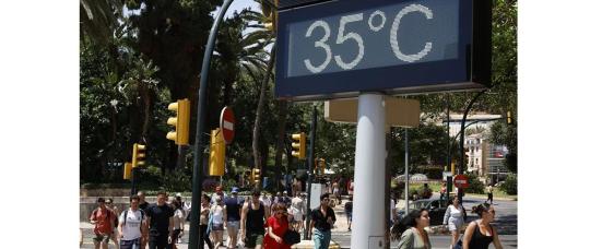 España enfrenta una ola de calor con temperaturas de hasta 36°C .