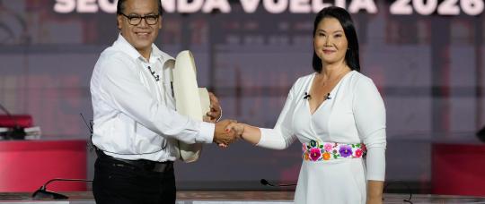 Perú decide su futuro Fujimori y Sánchez moderan sus propuestas económicas en una elección clave para la región.