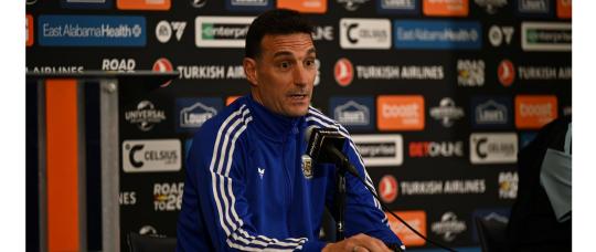 Mañana va a jugar Messi, confirmó Lionel Scaloni.