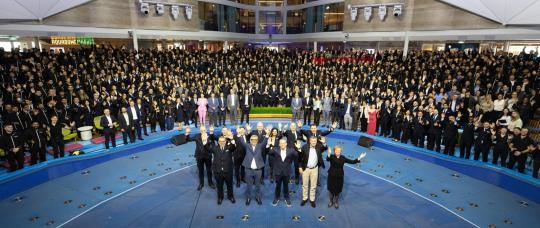 Royal Caribbean da la bienvenida oficial a Legend of the Seas, el tercer barco de la revolucionaria clase Icon.