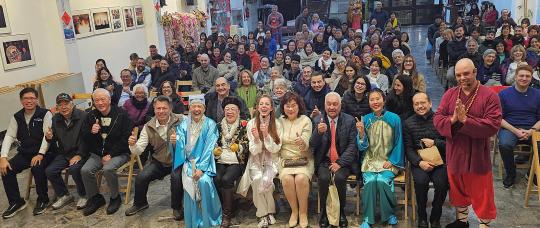 La comunidad taiwanesa celebró el Festival del Bote del Dragón con una función de la obra “Madame Blanca”.