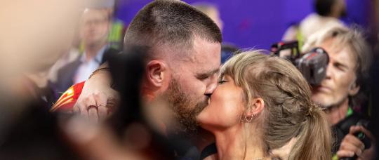 Taylor Swift y Travis Kelce se casaron en Nueva York ante 1.000 invitados.