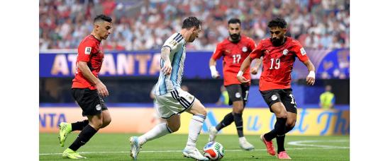 De la mano de Messi, la Selección Argentina vive una remontada épica en el Mundial al vencer 3-2 a Egipto.