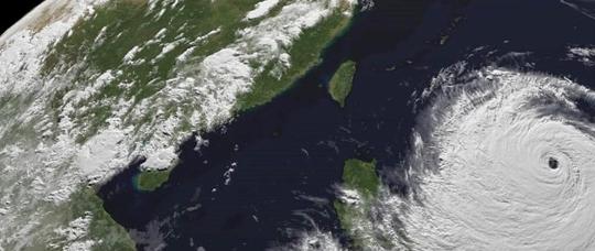 Taiwán emite alerta por el tifón Bavi.