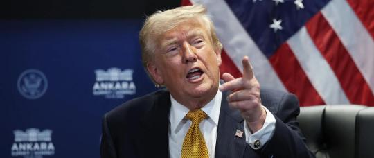 Trump amenaza con la "destrucción total" de Irán si intentan asesinarlo.