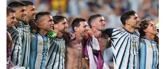 Argentina enfrenta a Inglaterra buscando un lugar en la final Scaloni define cambios en el equipo.