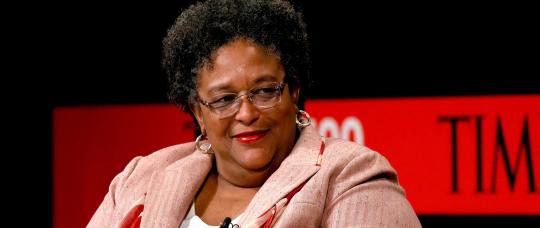 Mia Mottley inaugura el Blue Monkey y refuerza el turismo en Barbados.