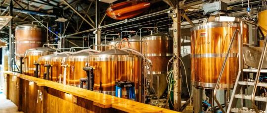 Greater Fort Lauderdale invita a descubrir su escena cervecera artesanal con el Pasaporte de la Ruta de la Cerveza.
