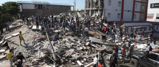 Magnitude 7.4 Earthquake Strikes Western Colombia, Leaving Deaths, Injuries and Missing People in Coffee Region.