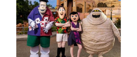 SeaWorld Orlando presenta por primera vez la experiencia de Hotel Transylvania en su Halloween Spooktacular.