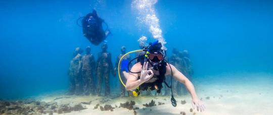 Grenada, a joia do Caribe onde natureza, especiarias e mar criam uma experiência única.