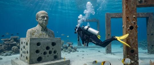 “Below Saint Lucia” presentan una nueva experiencia submarina que une arte, historia y turismo de buceo.