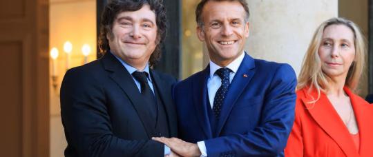 Milei se reunió con Macron en el Elíseo y aseguró a los inversores que Argentina tiene USD 75.000 millones para blindarse.