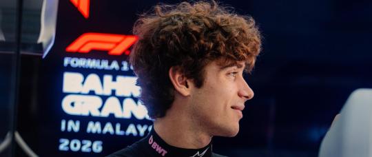 Franco Colapinto largará desde el fondo en el GP de Bahréin pero guarda una carta para remontar y llegar a los puntos.