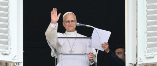 El papa León XIV reaparece tras su operación para el Ángelus y crece la expectativa por su viaje a Argentina, Uruguay y Perú.
