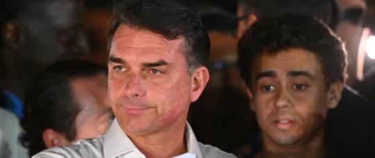 Flávio Bolsonaro desconoce la victoria de Lula y pedirá la anulación de las elecciones en Brasil.